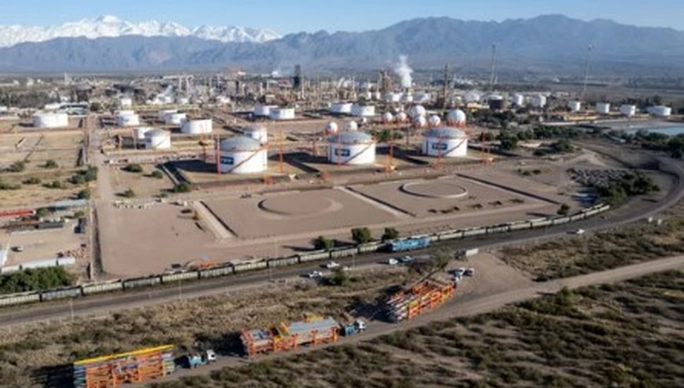 Escándalo: el Gobierno nacional echó a 60 funcionarios y sospecha filtraciones a favor de los fondos buitres