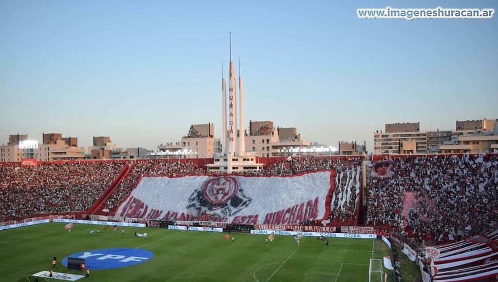 Huracán y Vélez juegan un partido clave