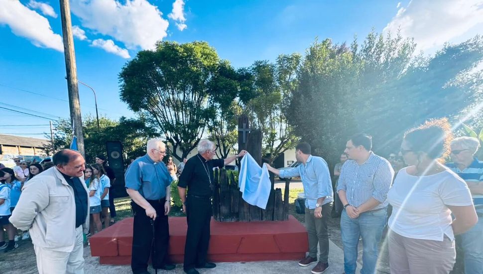 Quedó inaugurada en Salto la Plaza "Papa Francisco"