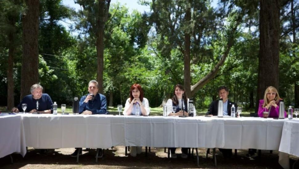 El desdoblamiento electoral atado a la pelea entre Axel Kicillof y Cristina Kirchner