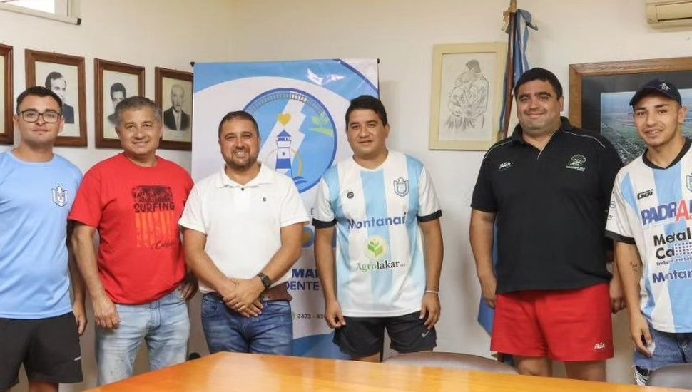 El intendente de Colón recibió a los campeones del fútbol local