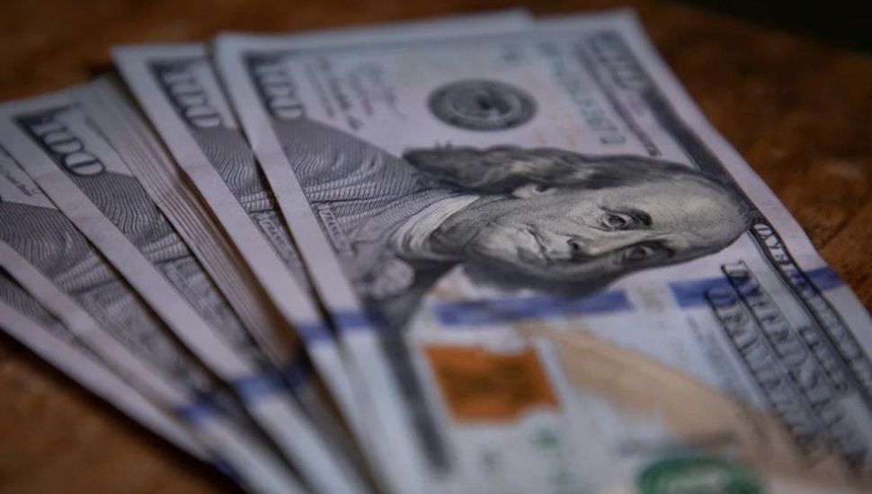 El dólar volvió a tocar los $1.500