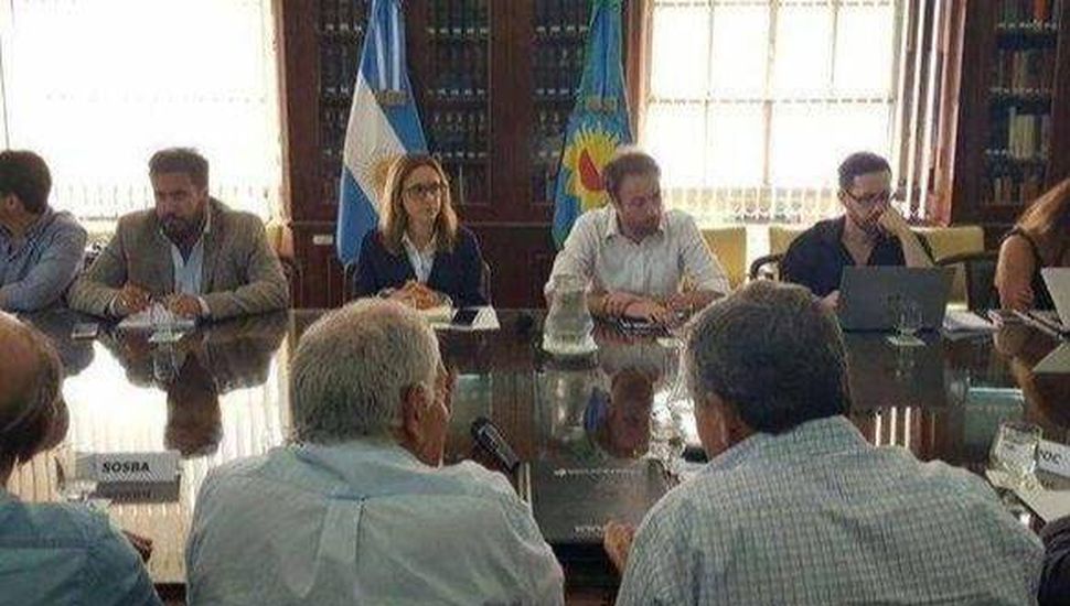 Reabren las reuniones con gremios para discutir salarios