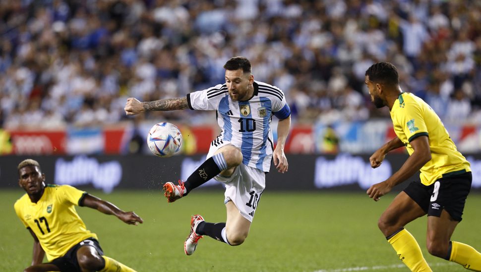 Con la magia de Messi, Argentina venció a Jamaica por 3 a 0