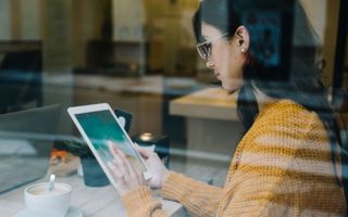 IA aplicada a la calidad de contenidos: cómo optimizar la producción digital