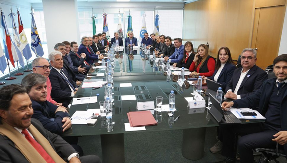 Los gobernadores y la Rosada, lejos de un acuerdo por los fondos