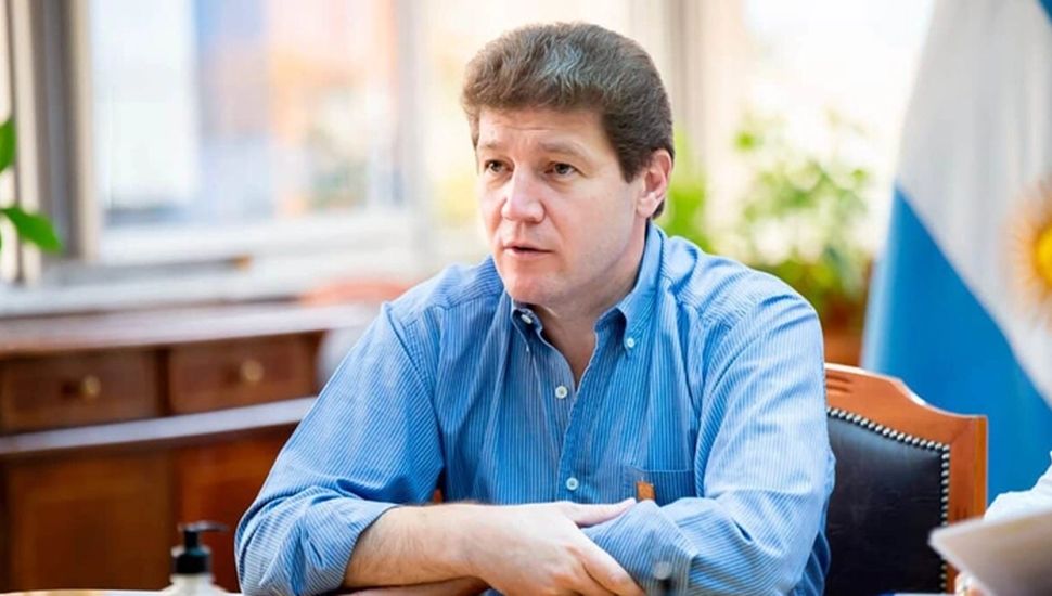 El gobernador de Tierra del Fuego criticó la quita de aranceles a los celulares importados