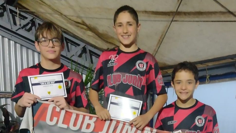 El club Gimnasia realizó una nueva edición de “Lobo al Agua”