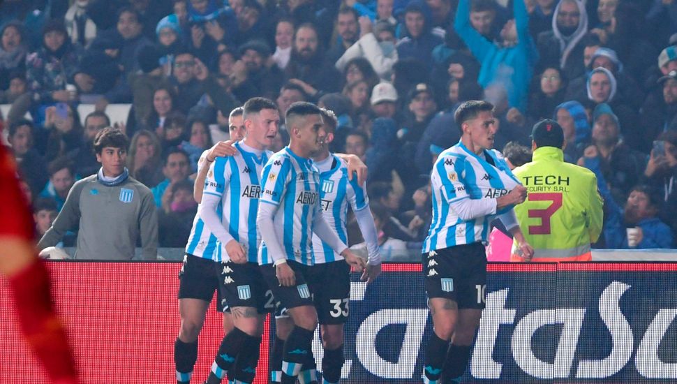 Racing le ganó a Vélez por 2 a 0