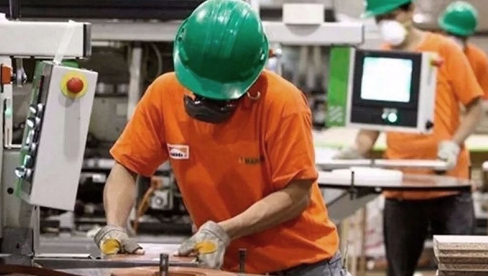 La actividad industrial creció 4,3% y la construcción 3,5%