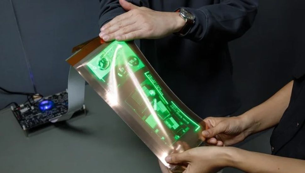Cómo funcionan las pantallas flexibles que se ponen sobre la piel