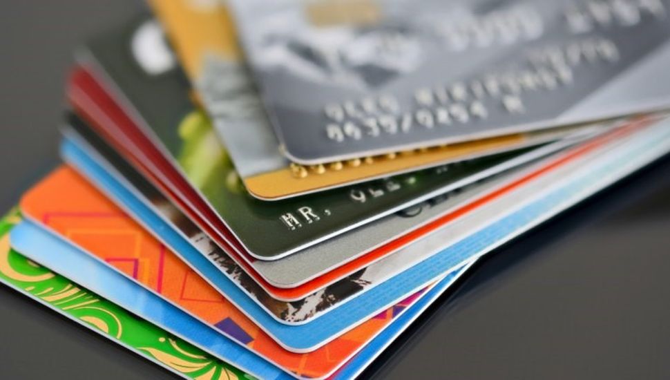 Se incrementa el costo de refinanciar deudas con tarjetas