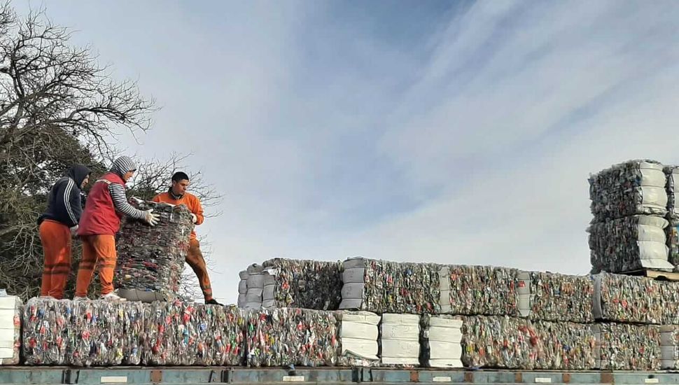Taller Protegido envió 8 mil kilos de botellas de plástico PET a reciclaje