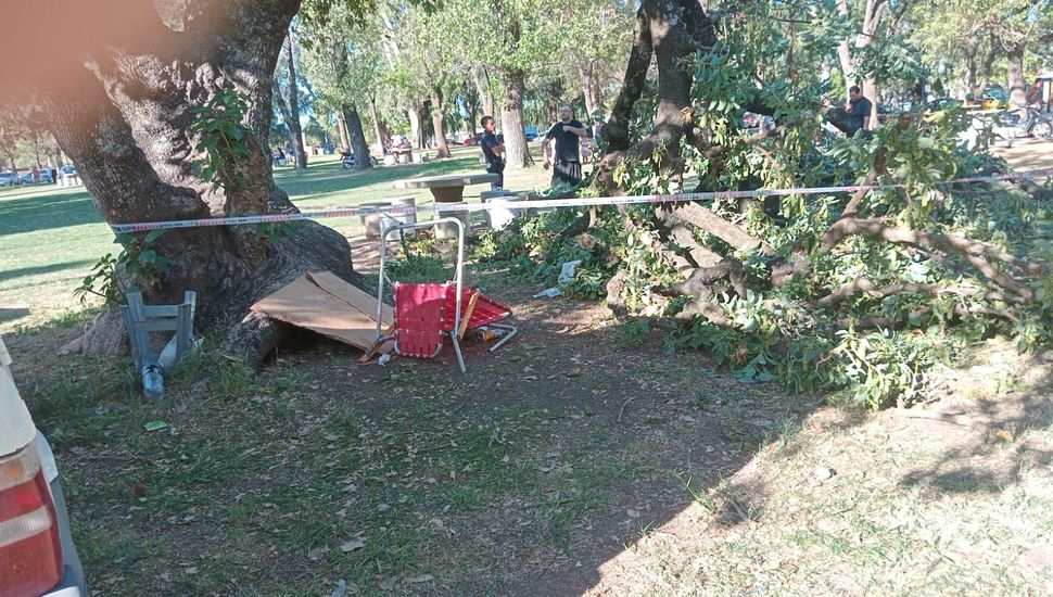 Accidente en el Parque San Martín: una mujer permanece en grave estado