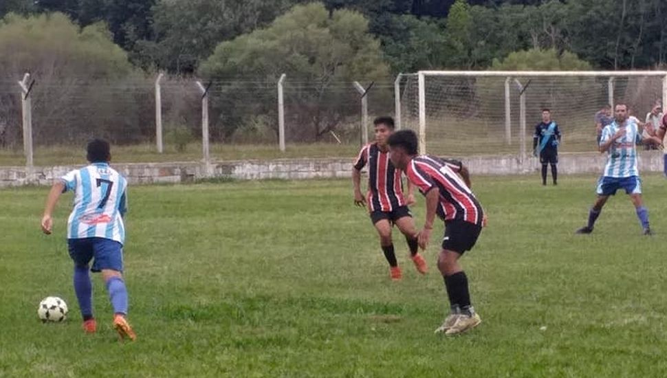 Argentino de Alfonso venció a Racing en el inicio del torneo local