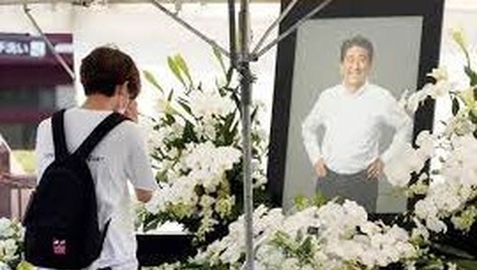 La madre del asesino de Abe donó a una iglesia 800 mil dólares