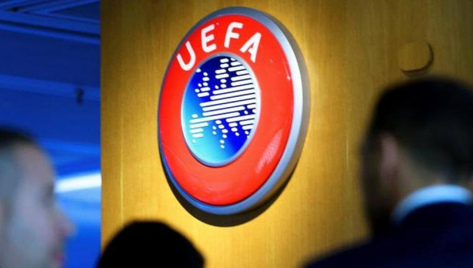 La UEFA prepara sanciones para 10 clubes Europeos