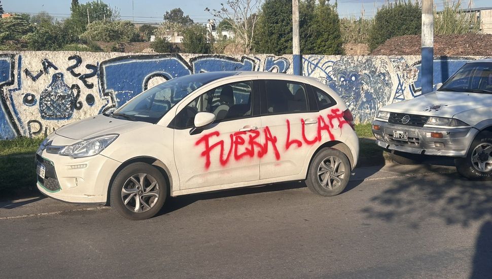 Incidentes durante un acto libertario en La Plata que presidía Karina Milei