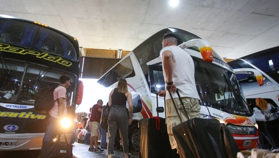 A partir de hoy sube la tarifa de los micros de larga distancia