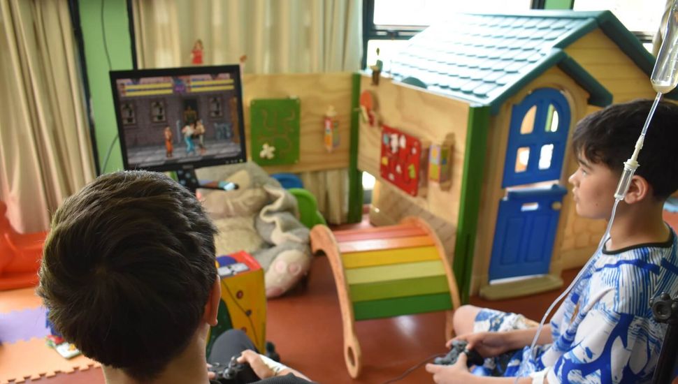 El Hospital San José incorporó tecnología lúdica en la sala de Pediatría