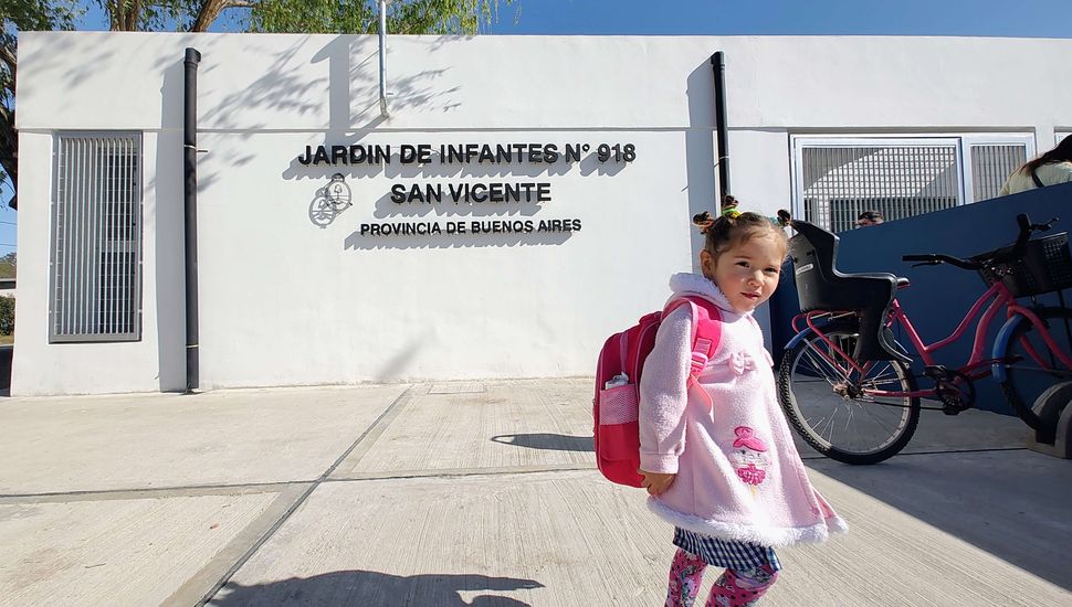 Axel Kicillof inauguró tres escuelas en San Vicente