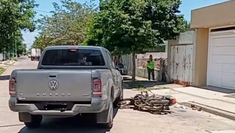 Motociclista resultó herido tras colisionar contra una camioneta