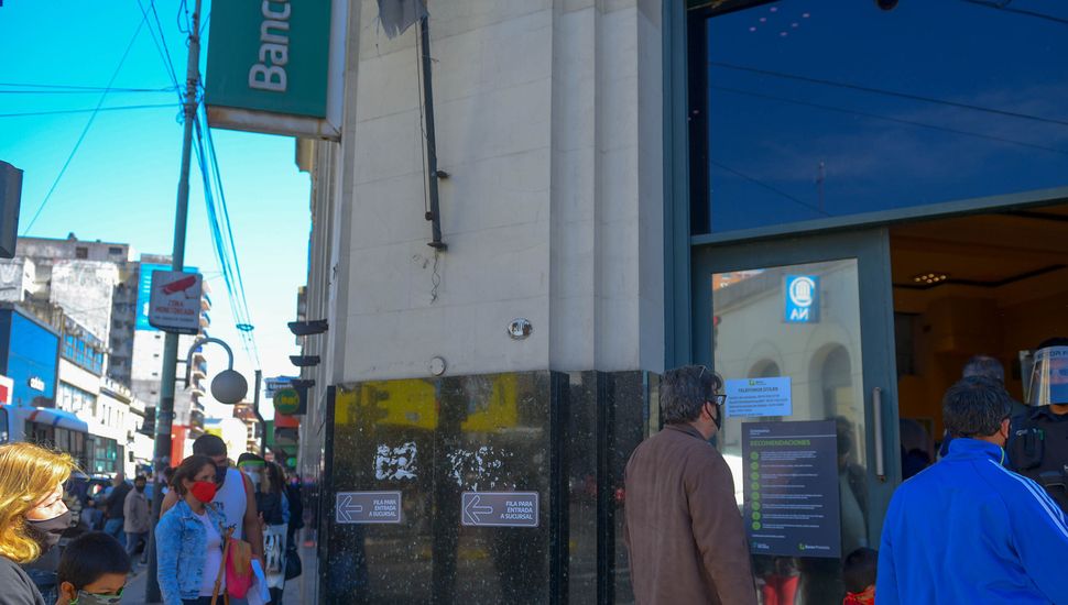 Casi la mitad de los intereses de un préstamo se va en pagar impuestos