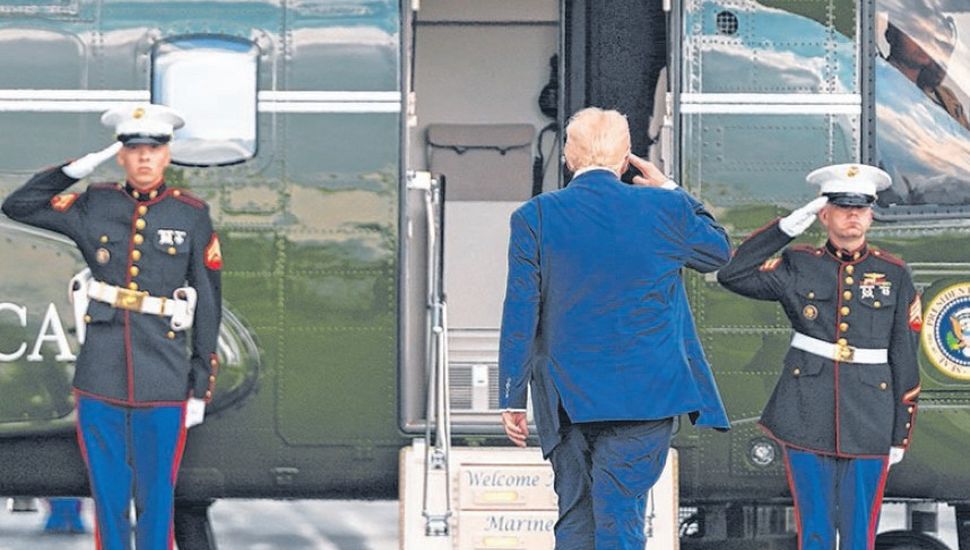 Donald Trump moviliza submarinos nucleares "en zonas apropiadas"