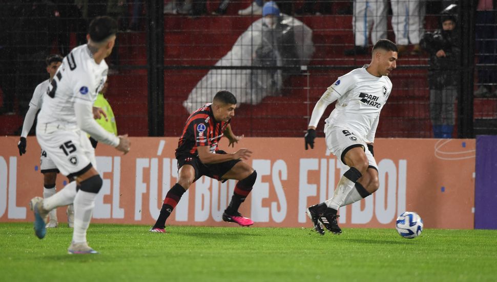 En Paraná, Patronato perdió ante Botafogo