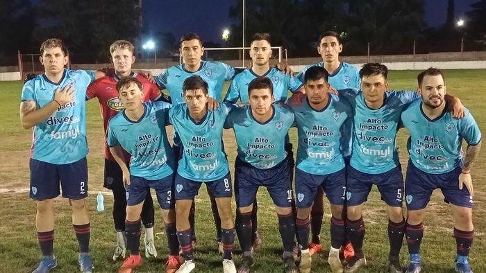 Juventud venció por penales a Racing y jugará la final ante Douglas