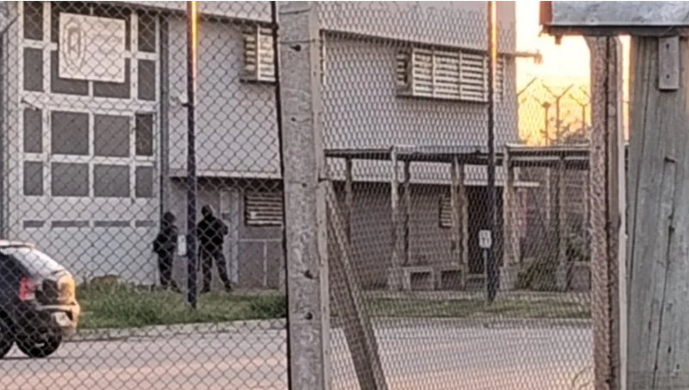 Balearon el frente del Complejo Penitenciario de Rosario