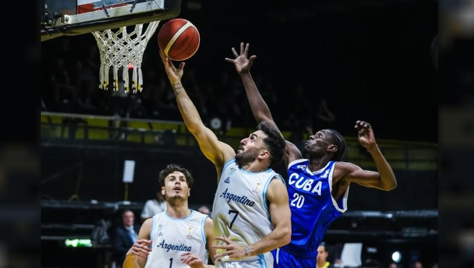 Básquet: Argentina goleó a Cuba y lidera el Grupo D