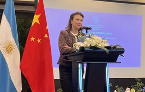 Mondino visita China para fortalecer el comercio argentino