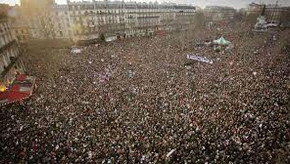 Masiva marcha contra la violencia policial en Francia