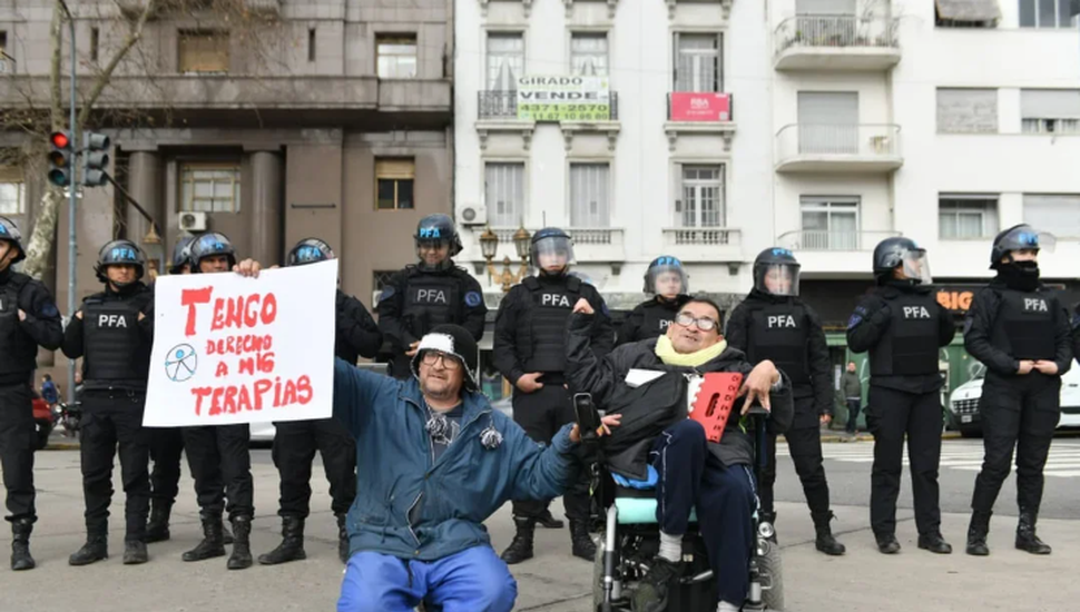 El Gobierno anunció que está analizando aumentar prestaciones a personas con discapacidad