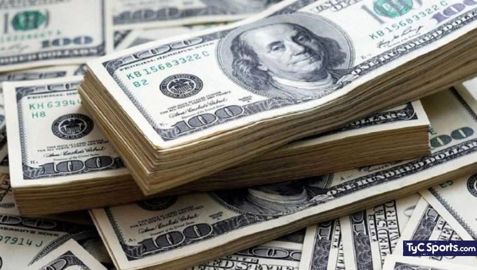 El dólar blue continúa rompiendo récords: se vende a $375