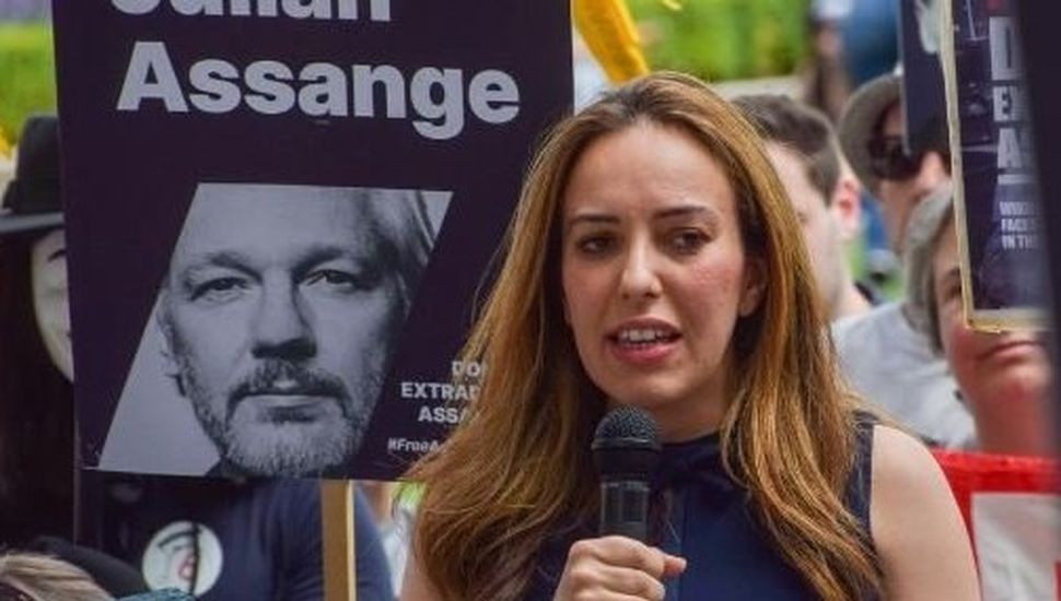 Un tribunal británico frenó la extradición de Assange a EE.UU.