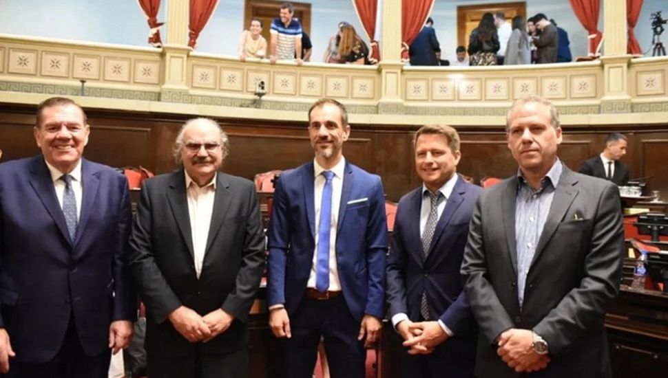 El bloque PRO bonaerense encabezado por Petrecca perdió dos legisladores