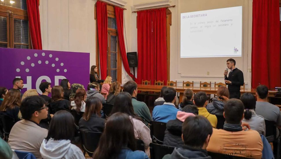 Comenzaron los encuentros del Parlamento Estudiantil