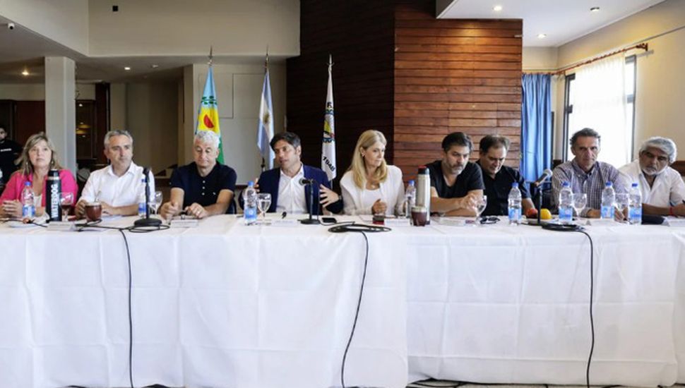 Intendentes le piden a Kicillof romper con los K