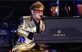 El cantante Elton John contó que perdió la vista luego de sufrir una grave infección en un ojo