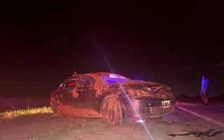 Un hombre fue hospitalizado tras protagonizar un vuelco en la Ruta 8