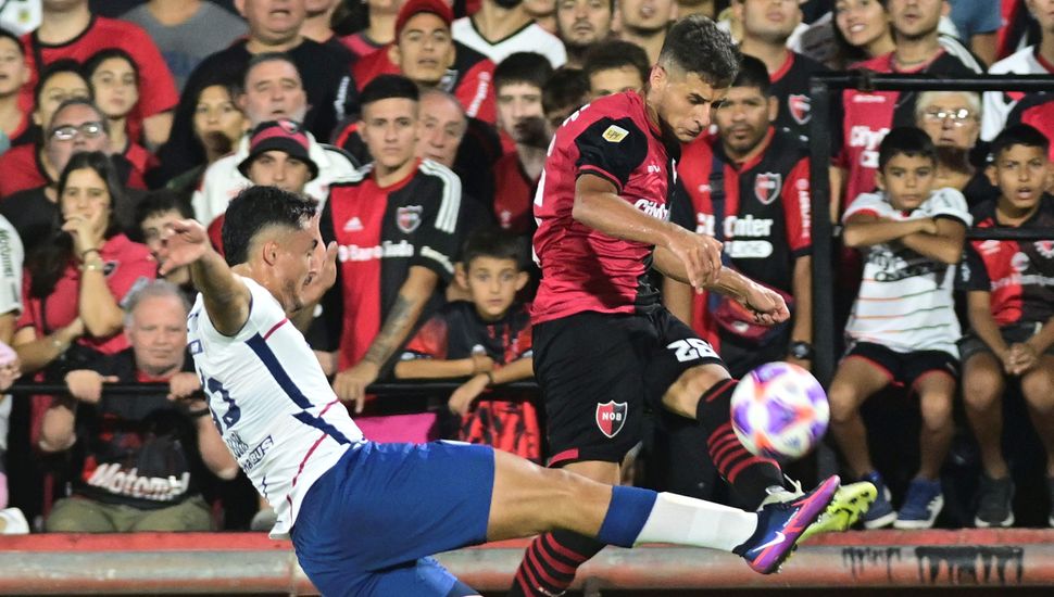 Newell's ganó y bajó a San Lorenzo de la punta del campeonato