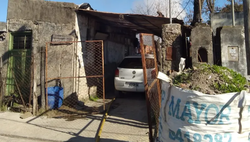 Incendio con graves daños materiales y una persona herida en el barrio José Hernández