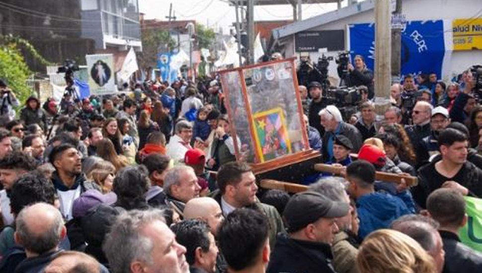 La Iglesia respondió a Milei con una misa al Papa