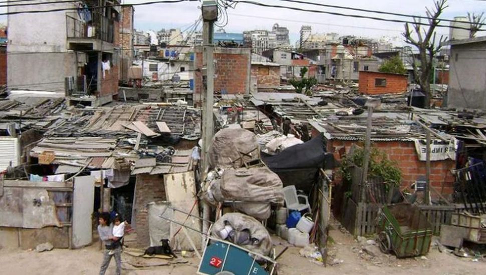 Cuántos argentinos caen en la pobreza por la inflación