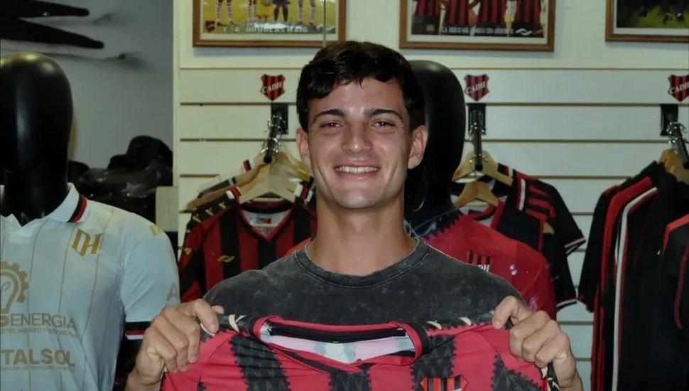 Simón Fiorito es refuerzo de Douglas para el Federal A 2026