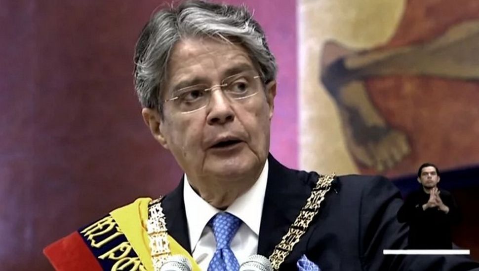 El presidente de Ecuador bajó el precio de los combustibles