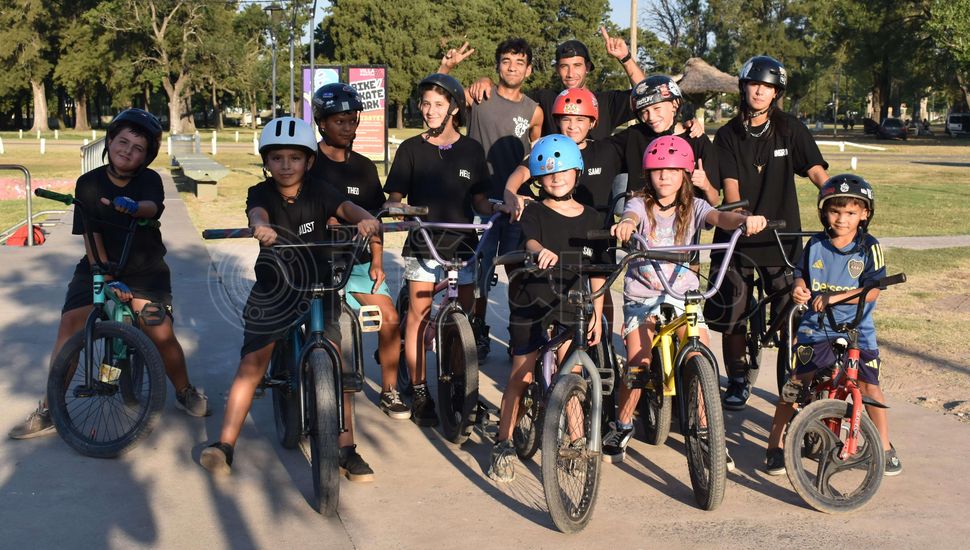 Escuelita de BMX: crecimiento, competencia y futuro en Pergamino