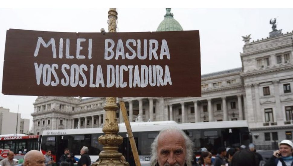 La Policía dispersó a los manifestantes en la marcha de los jubilados